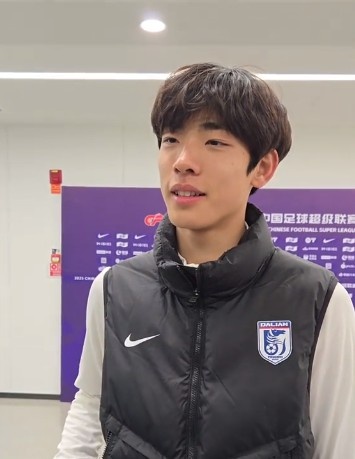 國青歸來上演中超首秀，朱鵬宇：感覺很好，場上大哥們很支持我